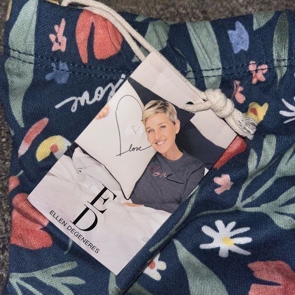 Ellen Degeneres sleep shorts - Picture 3 of 7